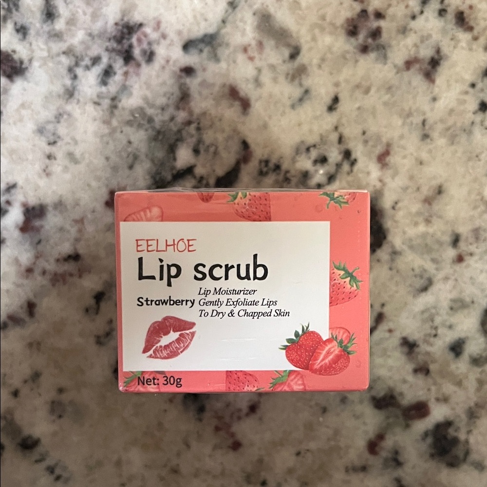 New In Box Eelhoe Strawberry Lip Scrub